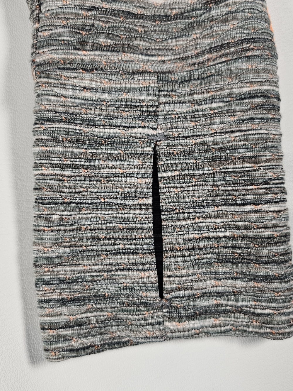 Athleta Long Sleeve Athletic Top Medium Gray Orange Stretch - Picture 2 of 8